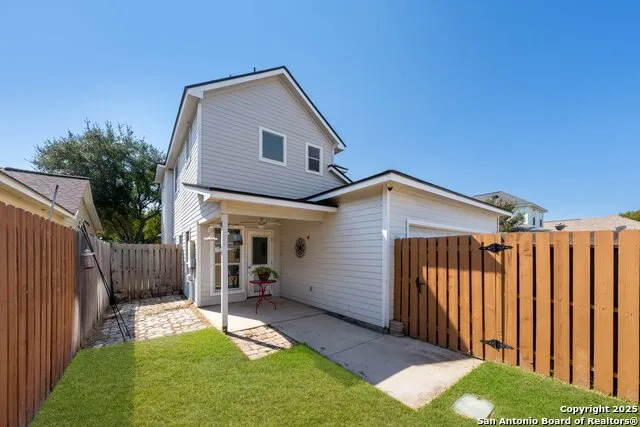 144 Whitewing Way Floresville, TX 78114