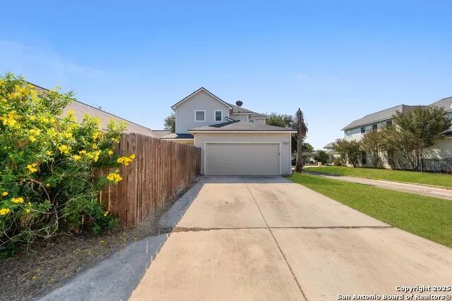 144 Whitewing Way Floresville, TX 78114