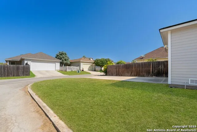 144 Whitewing Way Floresville, TX 78114