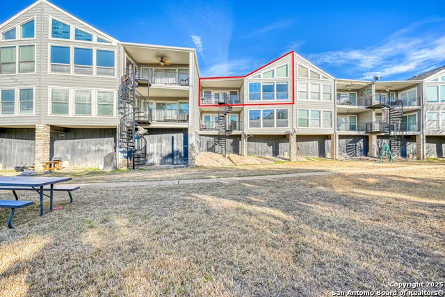 806 Highcrest #19 Granite Shoals, TX 78654