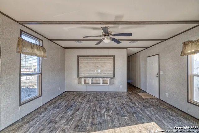 138 Senisa Drive Uvalde, TX 78801
