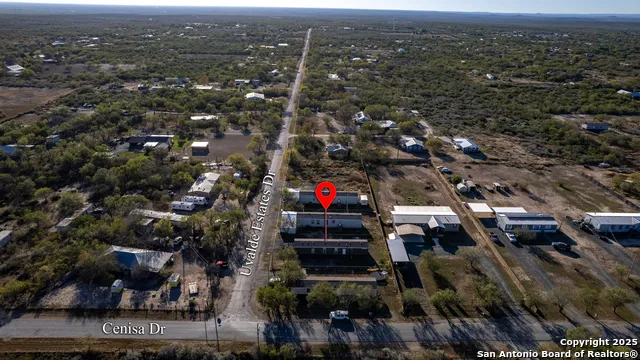 138 Senisa Drive Uvalde, TX 78801