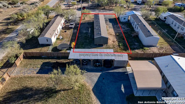 138 Senisa Drive Uvalde, TX 78801