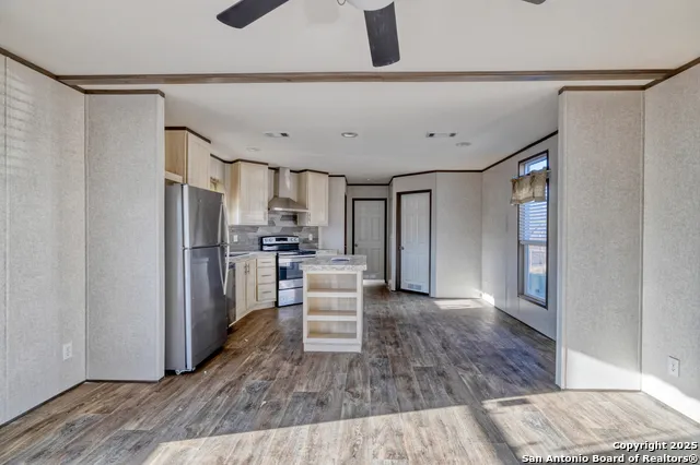 138 Senisa Drive Uvalde, TX 78801
