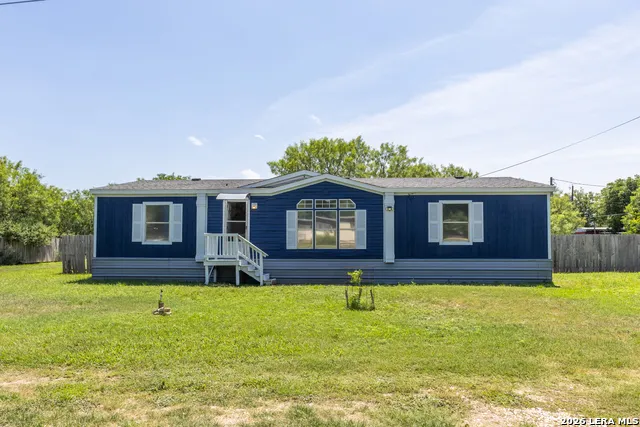 702 11TH ST Junction, TX 76849