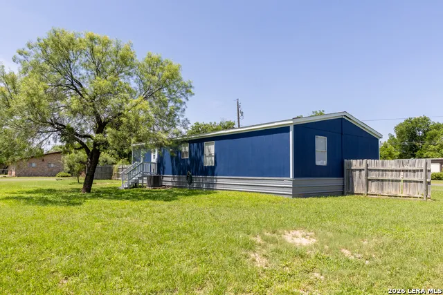 702 11TH ST Junction, TX 76849