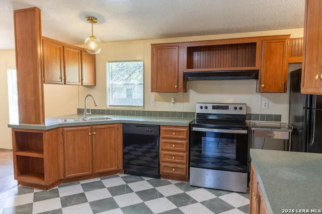702 11TH ST Junction, TX 76849