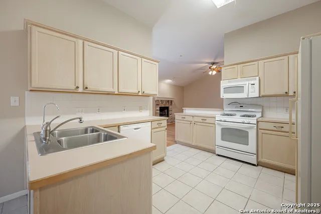 303 Turtledove Kyle, TX 78640