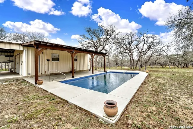 1026 Wild Flower Floresville, TX 78114