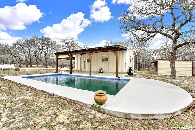 1026 Wild Flower Floresville, TX 78114