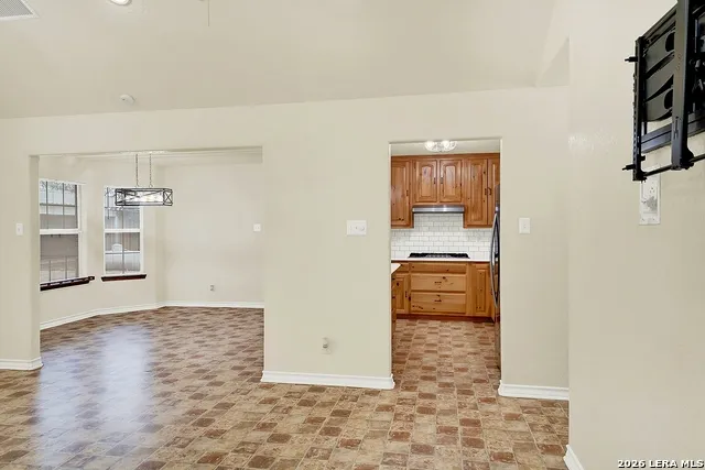 1026 Wild Flower Floresville, TX 78114