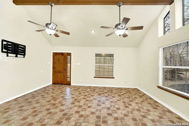 1026 Wild Flower Floresville, TX 78114
