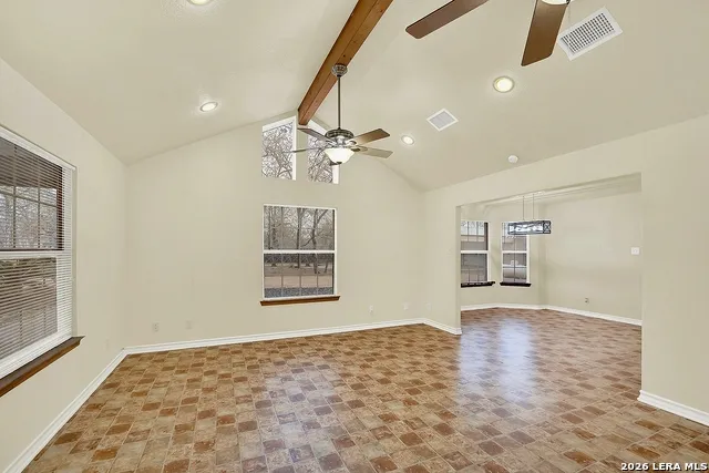 1026 Wild Flower Floresville, TX 78114