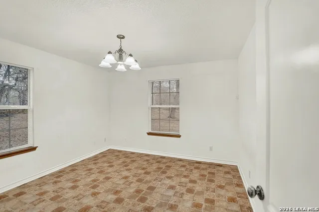 1026 Wild Flower Floresville, TX 78114