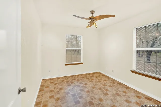 1026 Wild Flower Floresville, TX 78114