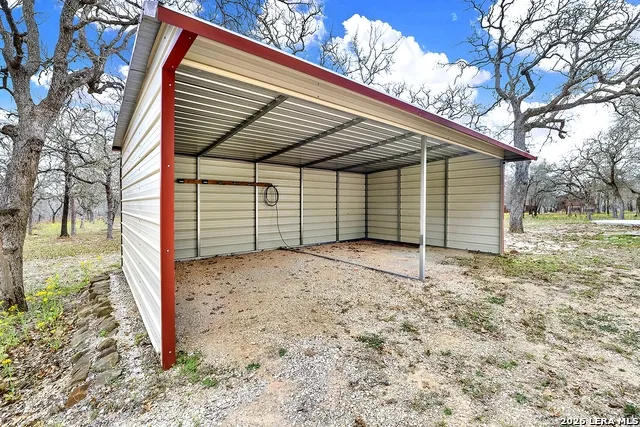 1026 Wild Flower Floresville, TX 78114