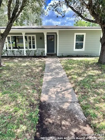 1210 Polk Beeville, TX 78102