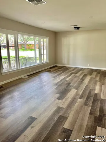 1210 Polk Beeville, TX 78102