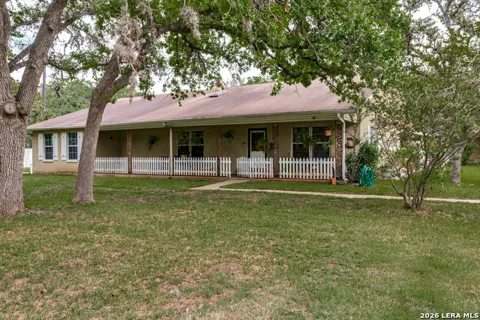 8910 FOREST TRL