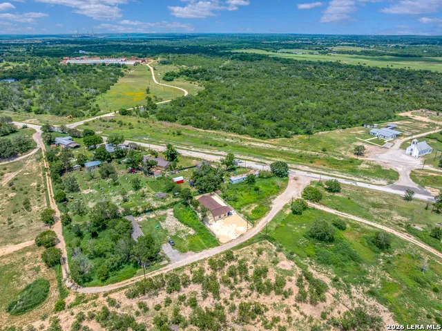 8701 County Road 128 Floresville, TX 78114