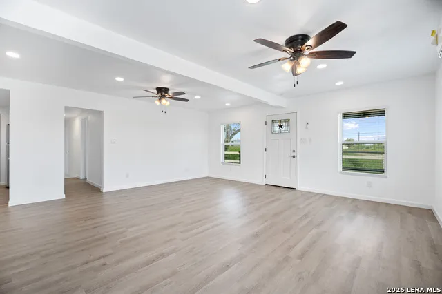 8701 County Road 128 Floresville, TX 78114
