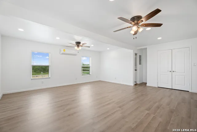 8701 County Road 128 Floresville, TX 78114