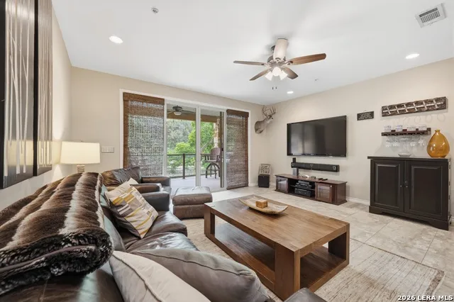 540 RIVER RUN #APT 202 New Braunfels, TX 78132