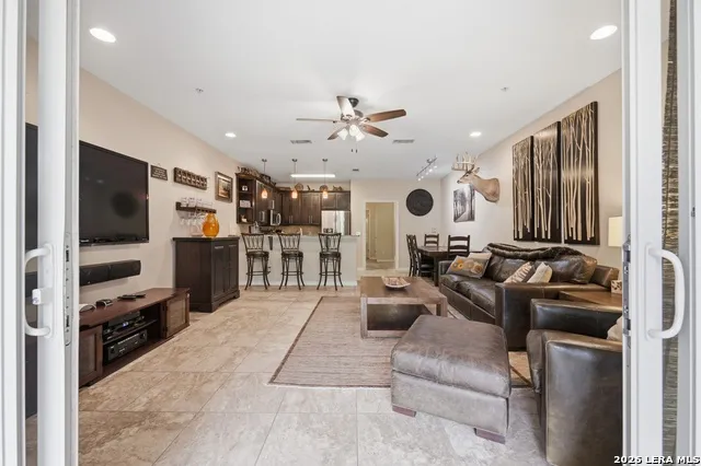 540 RIVER RUN #APT 202 New Braunfels, TX 78132
