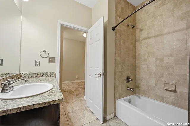 540 RIVER RUN #APT 202 New Braunfels, TX 78132