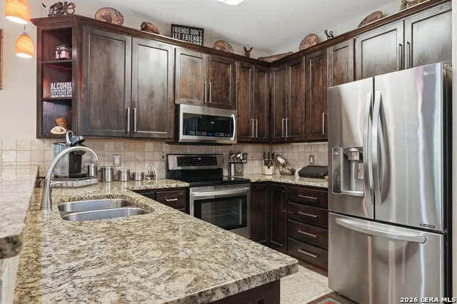 540 RIVER RUN #APT 202 New Braunfels, TX 78132