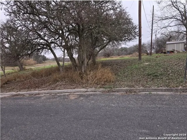 710 2nd Beeville, TX 78102