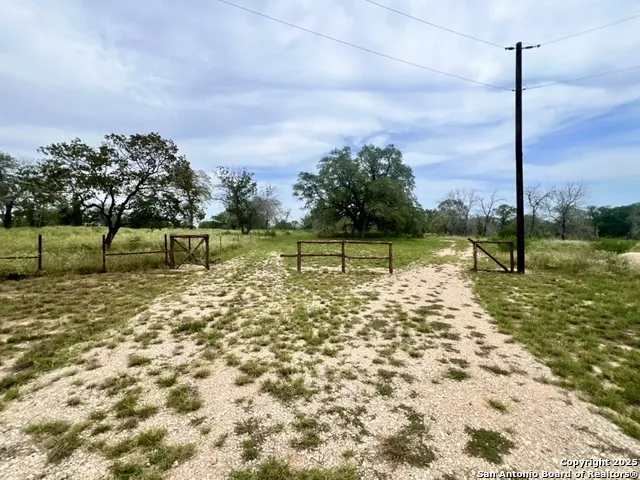 0 CR 781 Natalia, TX 78059