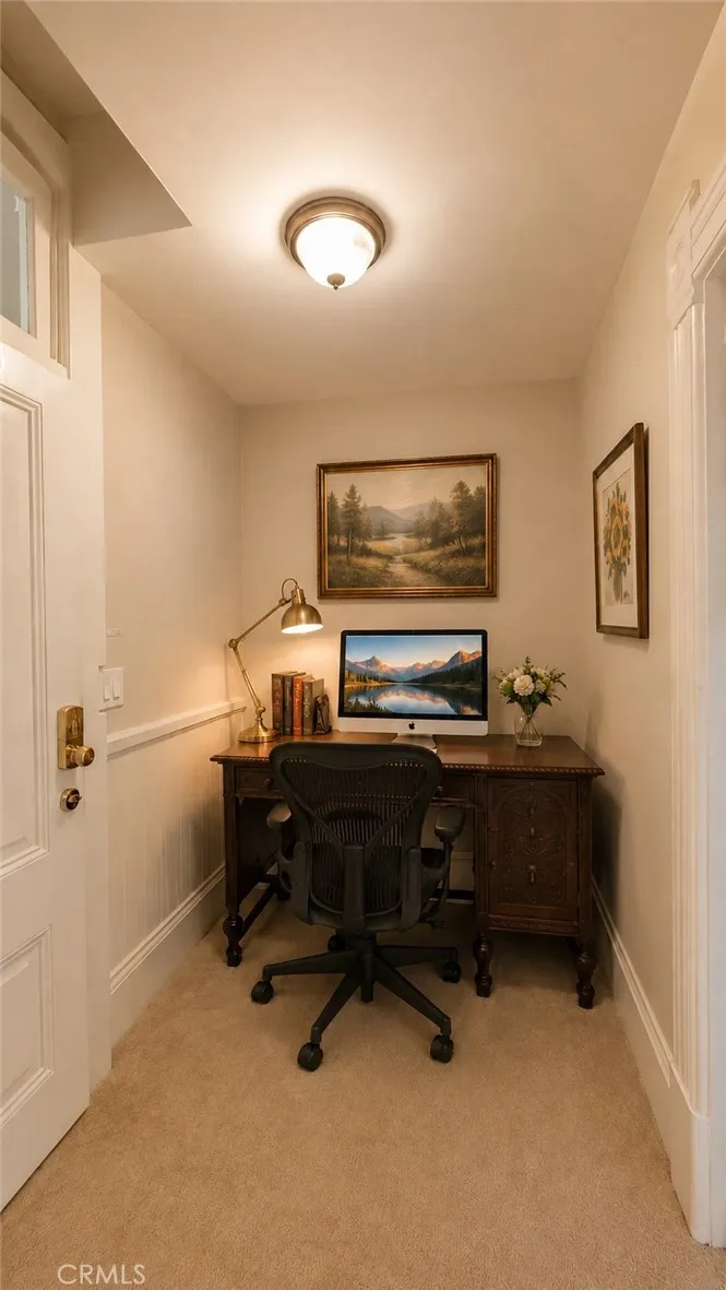 225 N Lima St #102 Sierra Madre, CA 91024