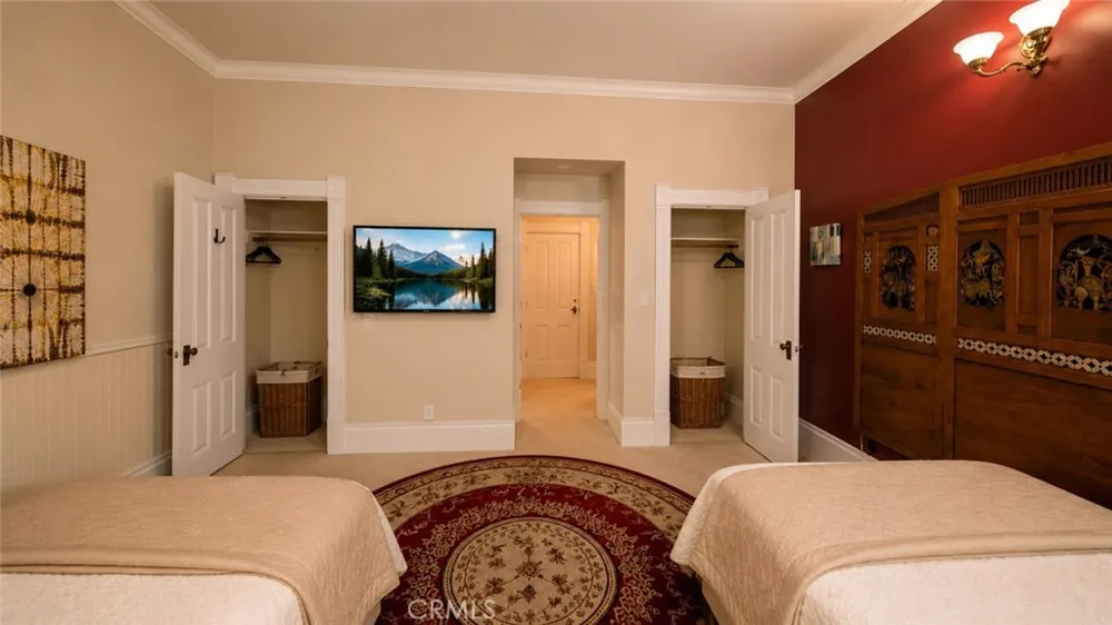 225 N Lima St #102 Sierra Madre, CA 91024