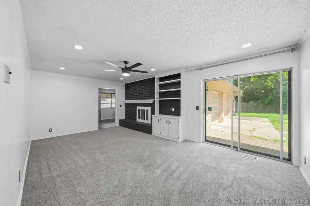 5811 E 61st Place Tulsa, OK 74136