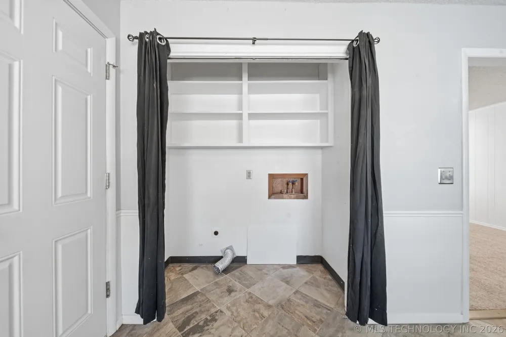 5811 E 61st Place Tulsa, OK 74136