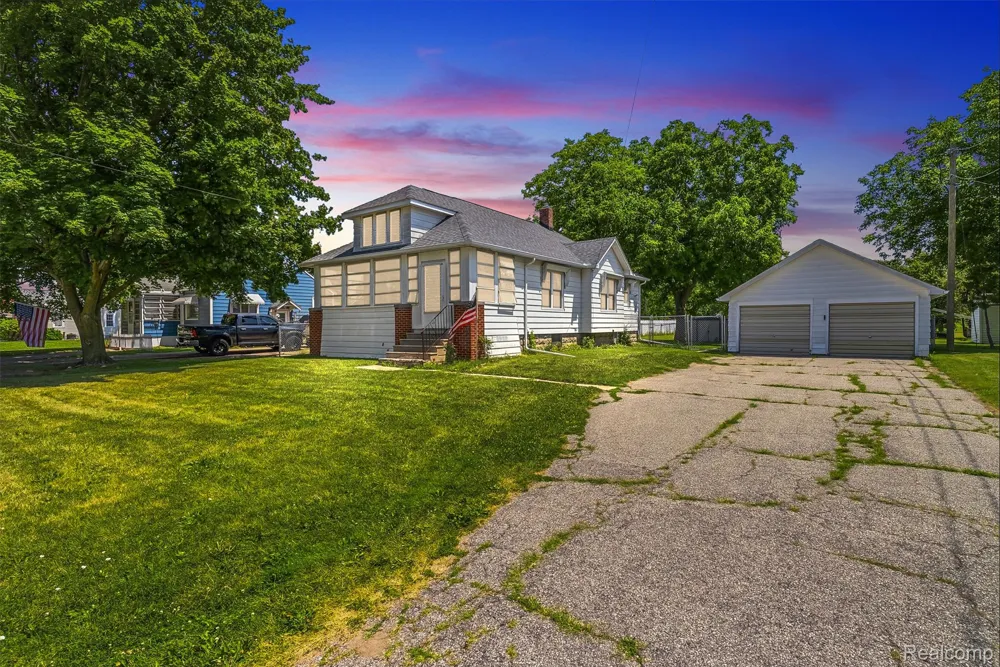 1709 Michigan Avenue Portsmouth Charter Township, MI 48708