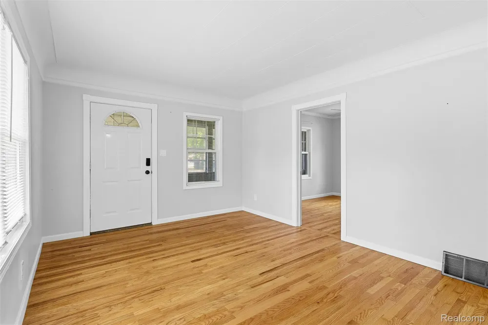 1709 Michigan Avenue Portsmouth Charter Township, MI 48708
