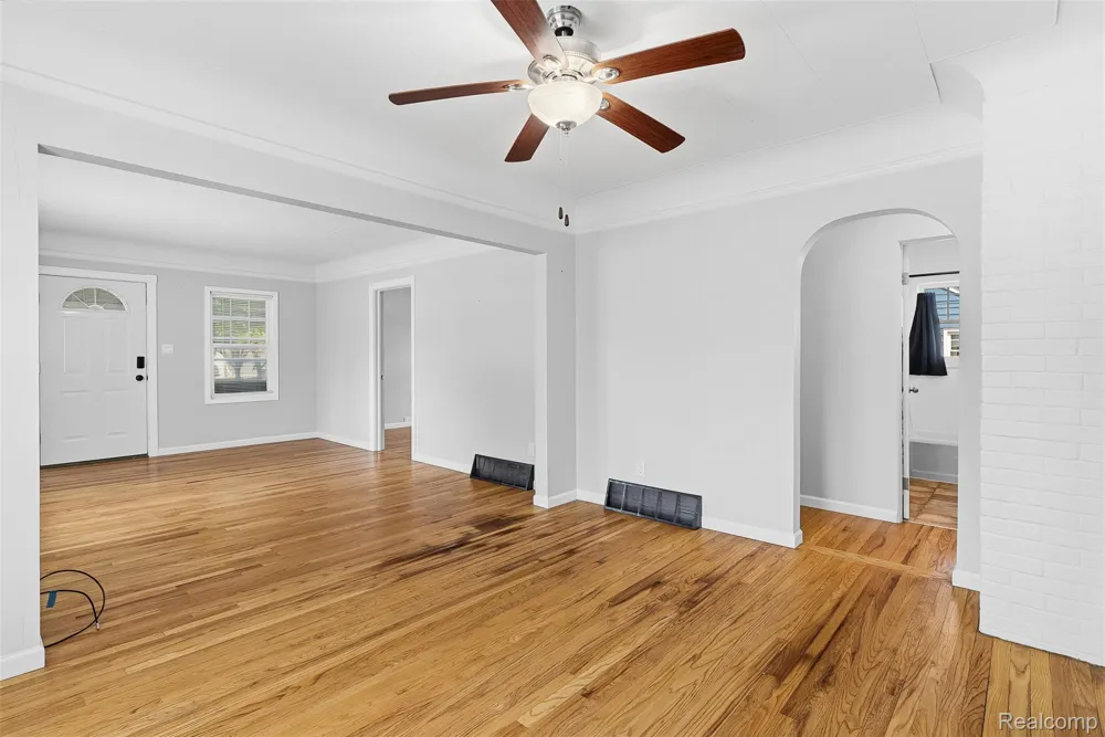 1709 Michigan Avenue Portsmouth Charter Township, MI 48708