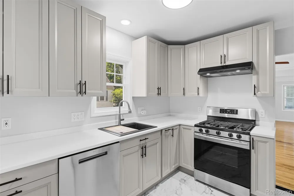 1709 Michigan Avenue Portsmouth Charter Township, MI 48708