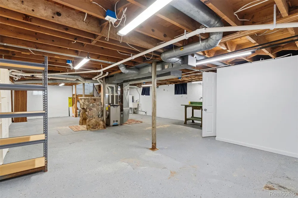 1709 Michigan Avenue Portsmouth Charter Township, MI 48708