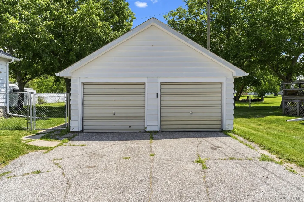 1709 Michigan Avenue Portsmouth Charter Township, MI 48708