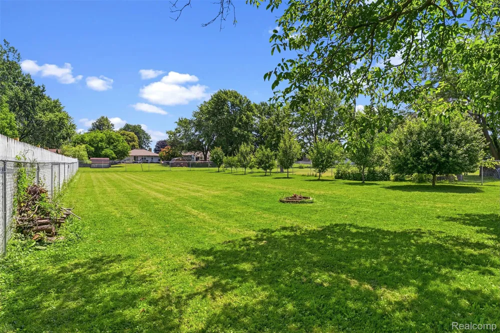 1709 Michigan Avenue Portsmouth Charter Township, MI 48708