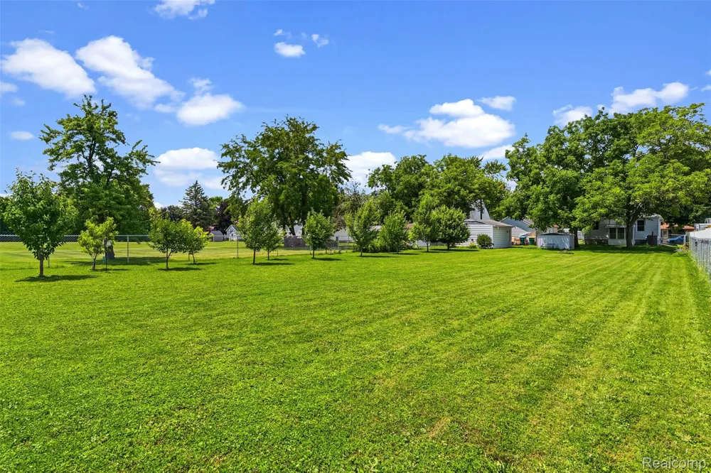 1709 Michigan Avenue Portsmouth Charter Township, MI 48708