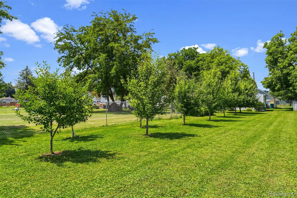 1709 Michigan Avenue Portsmouth Charter Township, MI 48708