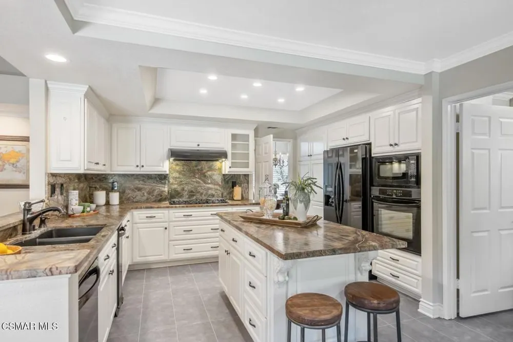 838 Spring Canyon Place Newbury Park, CA 91320