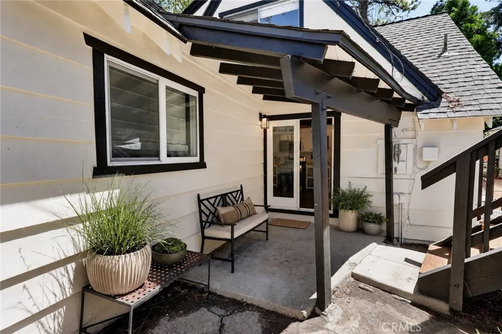 335 Oak Lake Arrowhead, CA 92352