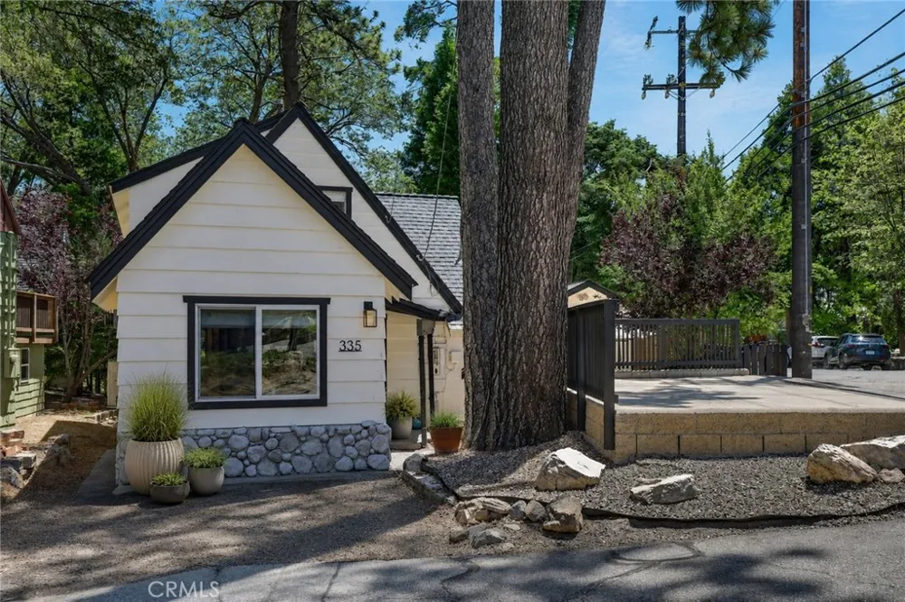 335 Oak Lake Arrowhead, CA 92352