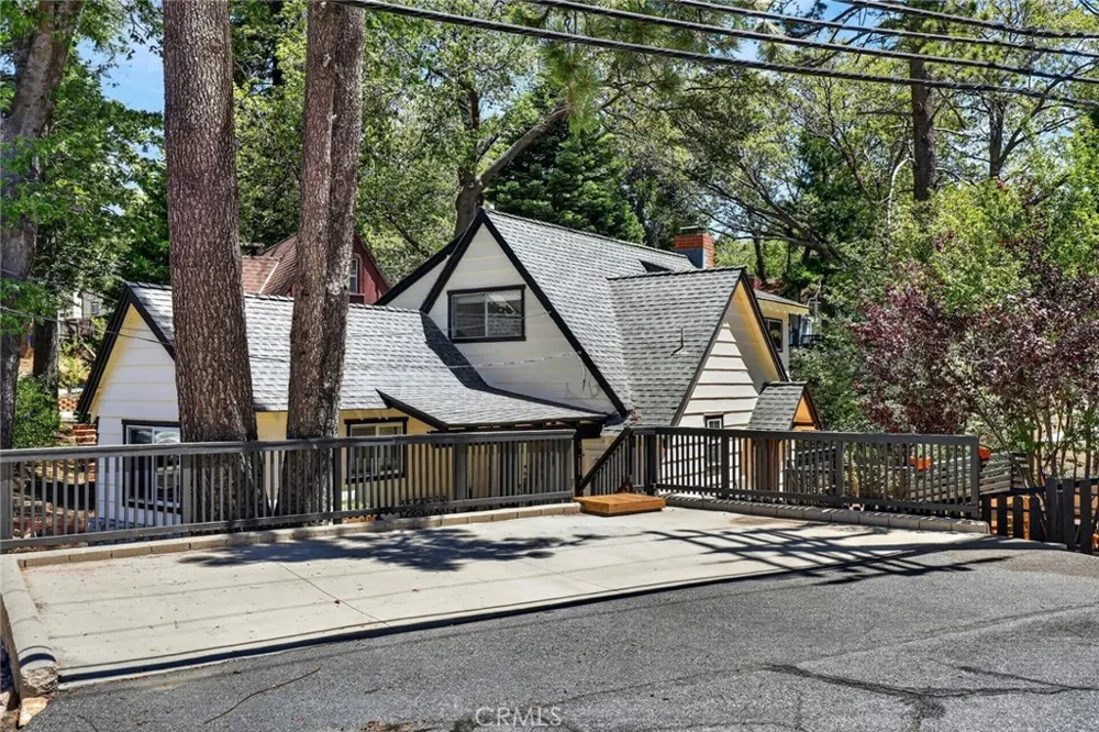 335 Oak Lake Arrowhead, CA 92352