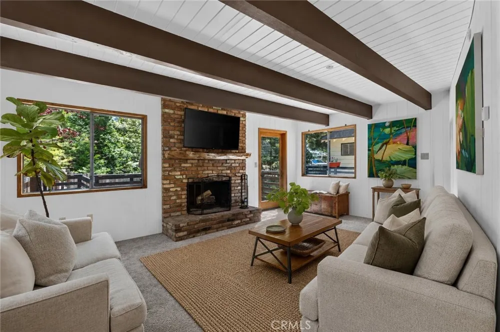 335 Oak Lake Arrowhead, CA 92352